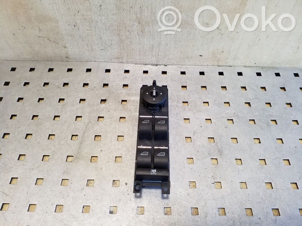 Ford Focus Electric window control switch 