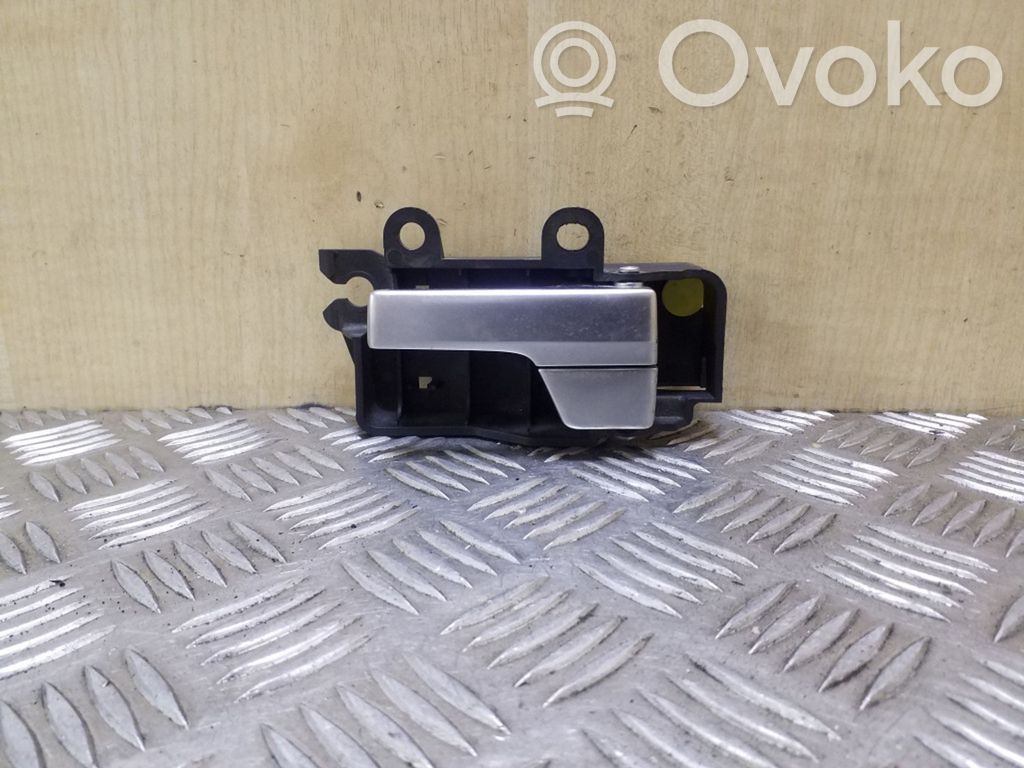 Manecilla interna puerta delantera   3M51R22601BB