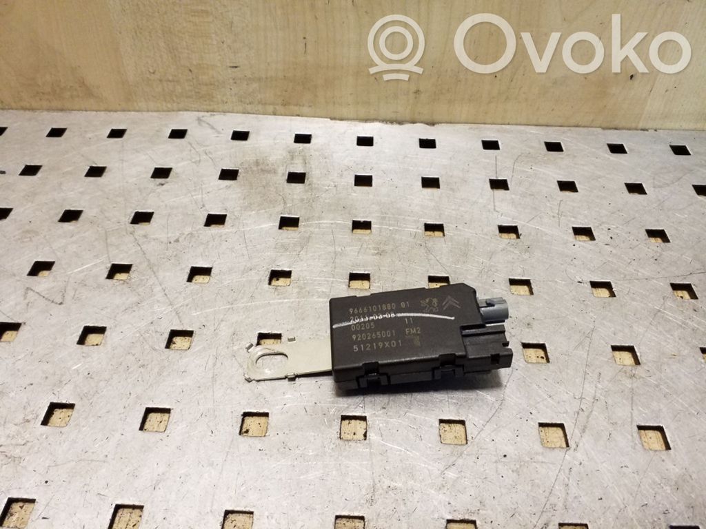 Peugeot 508 Aerial antenna amplifier 