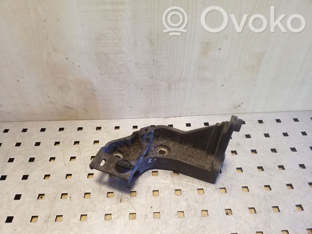 Engine mounting bracket   8200157461