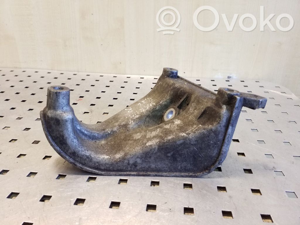 Audi A8 S8 D2 4D Engine mounting bracket 