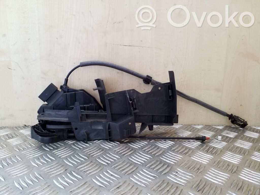 Ford Focus Priekšpusē slēdzene 