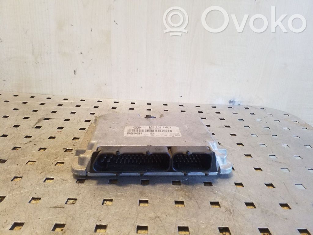 Volkswagen PASSAT B5 Engine control unit/module 