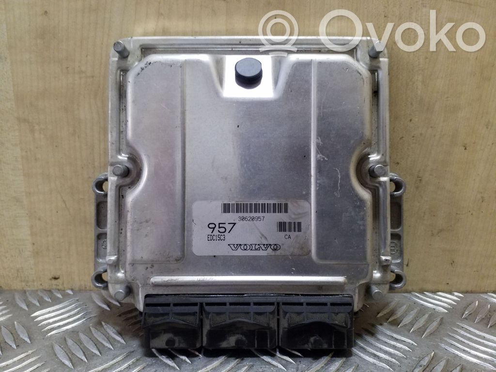 Volvo S40, V40 Engine control unit/module 