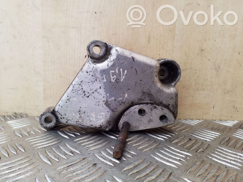 Volvo S40, V40 Gearbox mounting bracket 