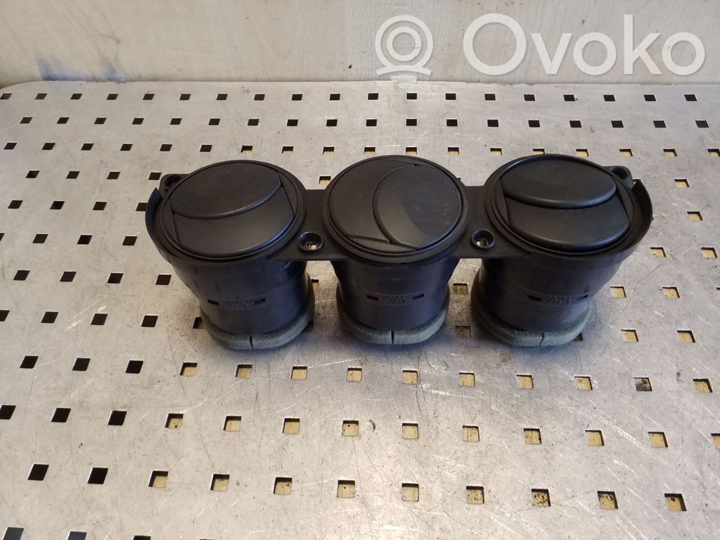 Mazda 6 Centrinės oro grotelės 