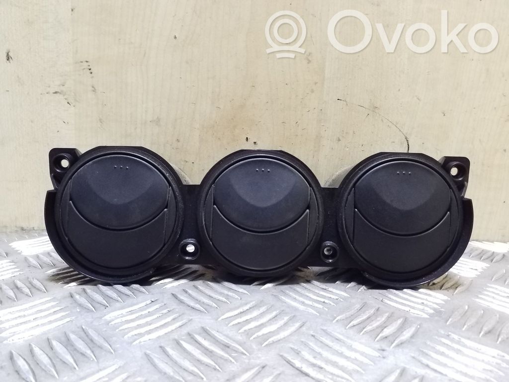 Mazda 6 Centrinės oro grotelės 