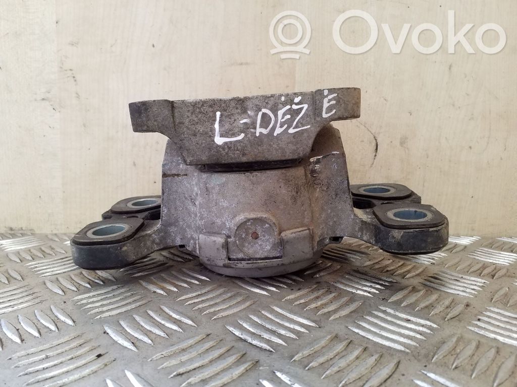 Land Rover Freelander 2 - LR2 Gearbox mount 