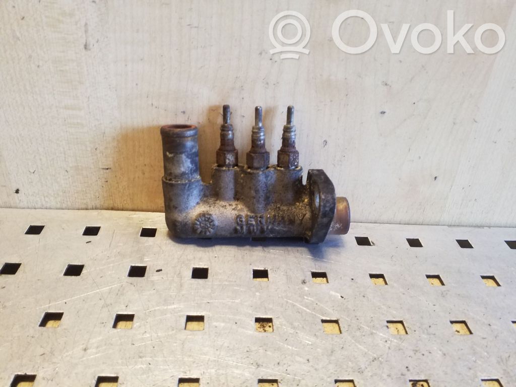 Volvo S70  V70  V70 XC Electric engine pre-heating system (optional) 