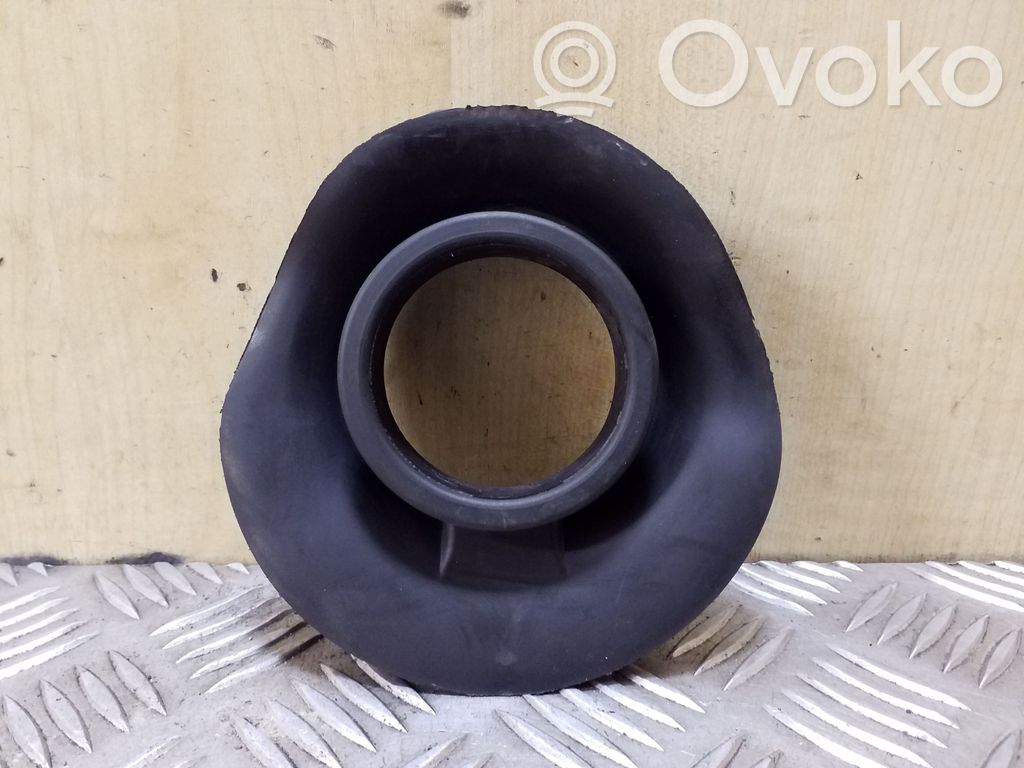 Opel Corsa D Szyjka / Wkład wlewu paliwa 