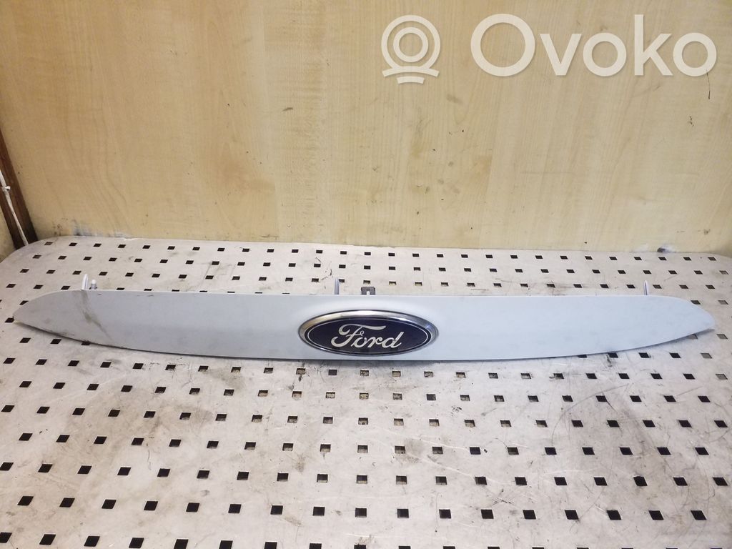 Ford Kuga II Galinio dangčio numerio apšvietimo juosta 