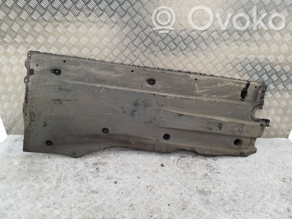 Volkswagen PASSAT B8 Placa protectora del centro/medio 