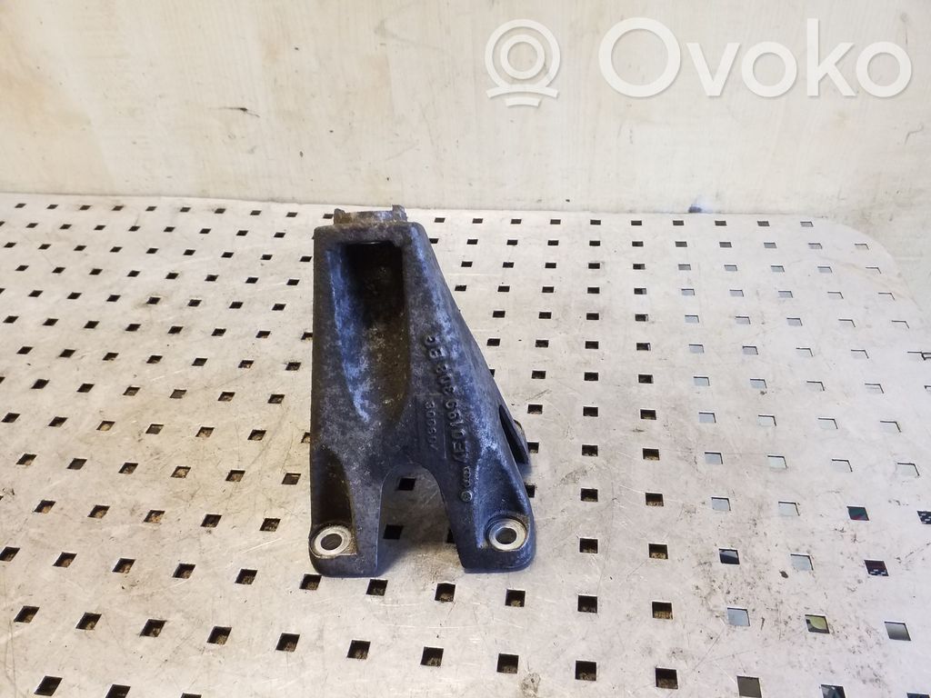 Audi A8 S8 D3 4E Engine mounting bracket 