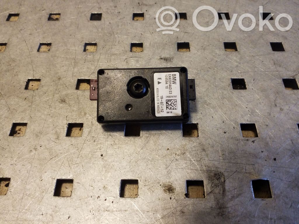 BMW 3 F30 F35 F31 Aerial antenna amplifier 