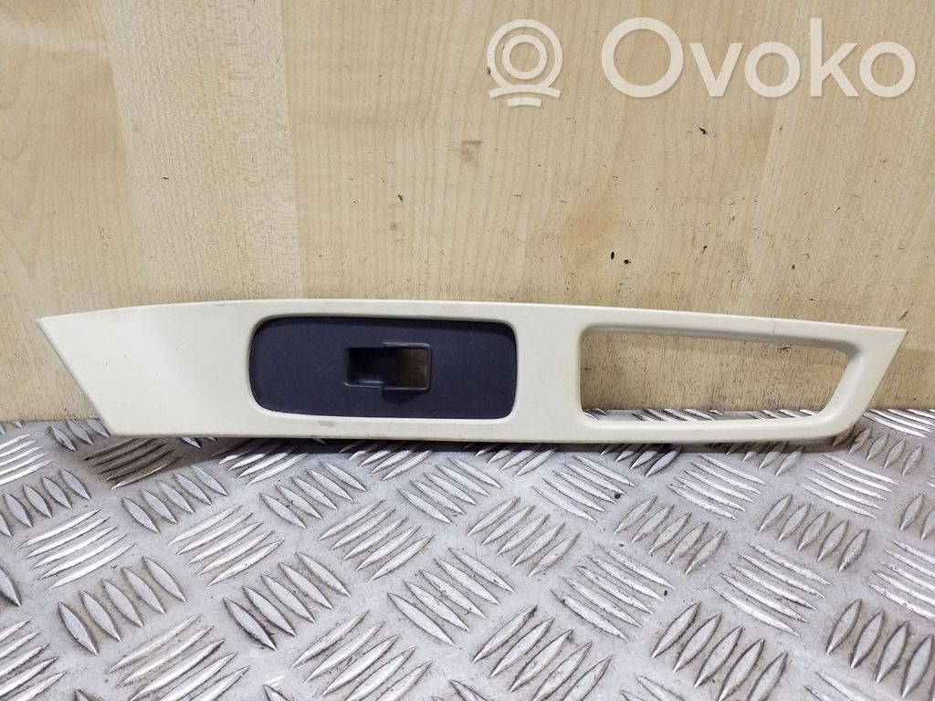 Volvo XC60 Other front door trim element 
