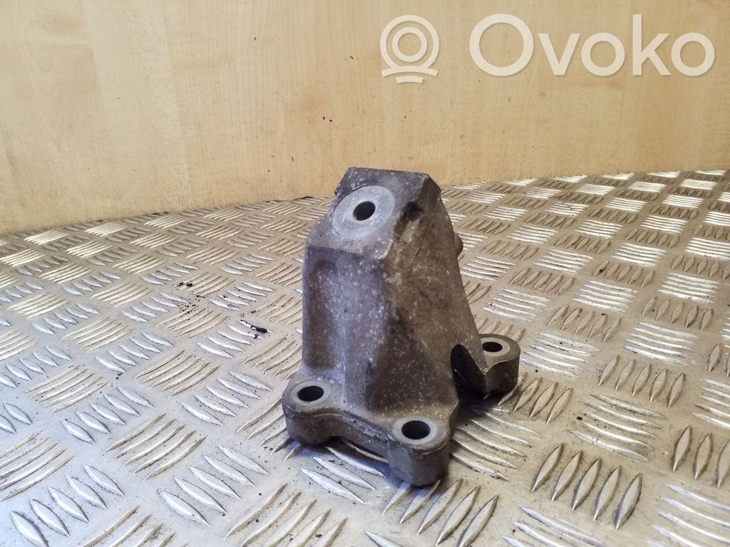 Audi A6 Allroad C6 Engine mounting bracket 