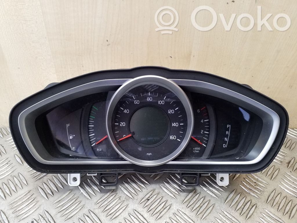 Volvo V40 Cross country Speedometer (instrument cluster) 