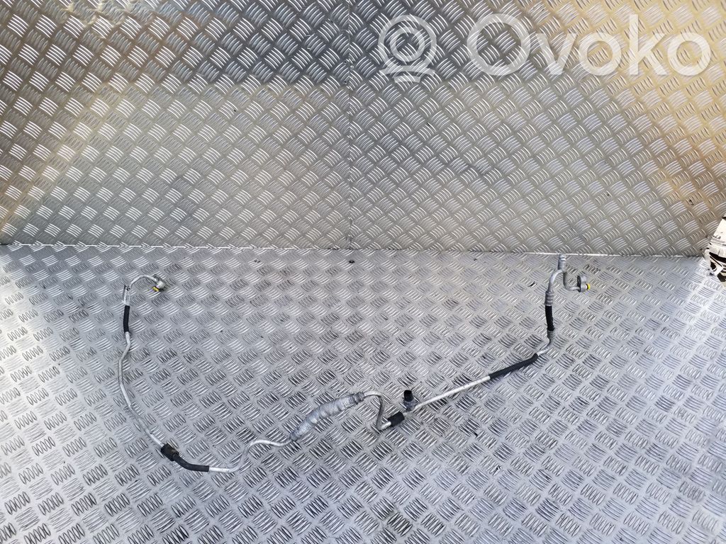 BMW 3 E90 E91 Ilmastointilaitteen putki (A/C) 