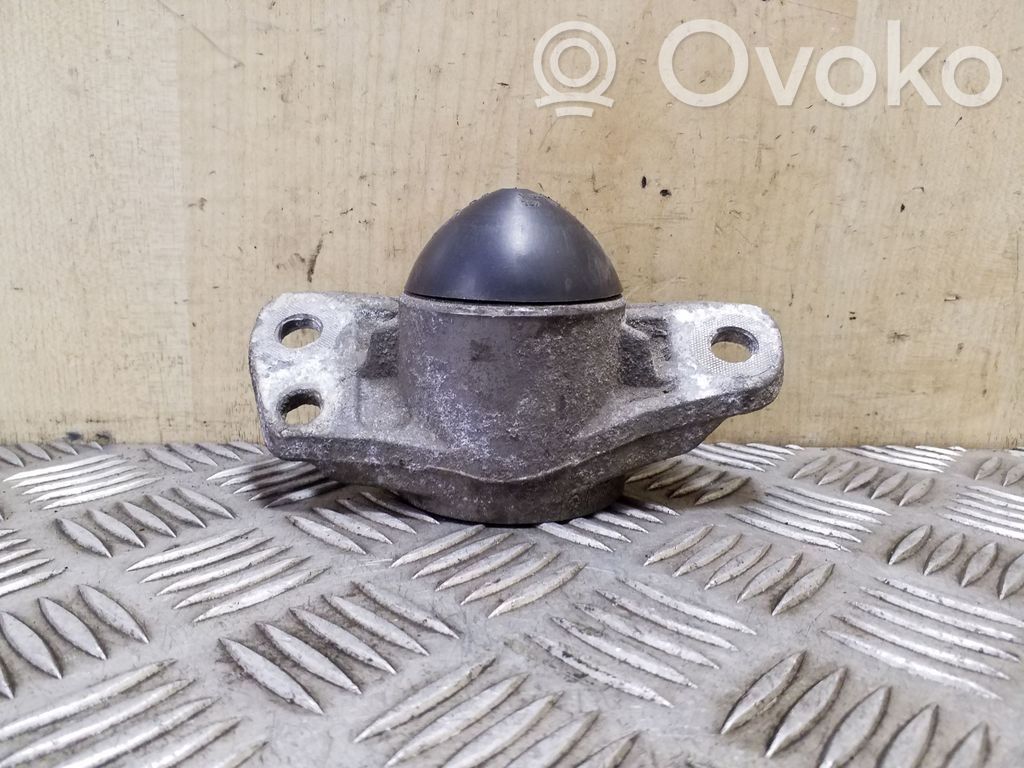 Audi TT TTS Mk2 Staffa di rinforzo per l’ammortizzatore anteriore