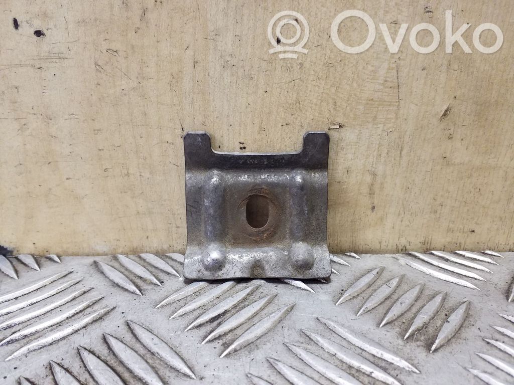 Volkswagen Tiguan Bridă fixare baterie 