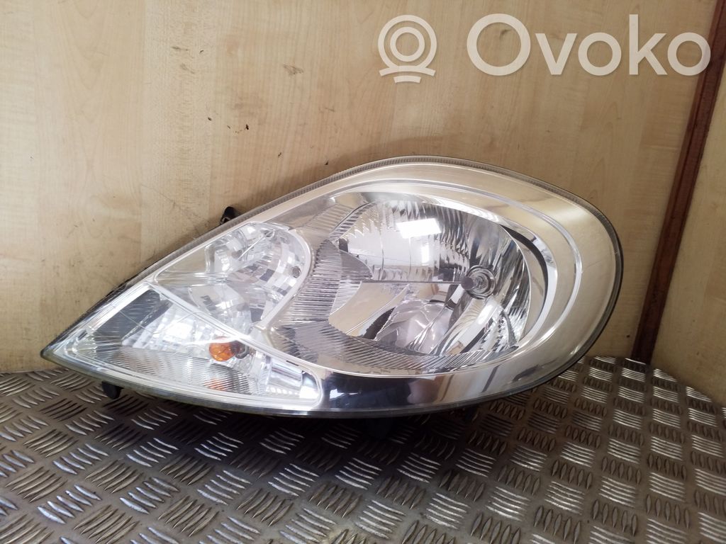 Phare frontale   93859833,8200701363