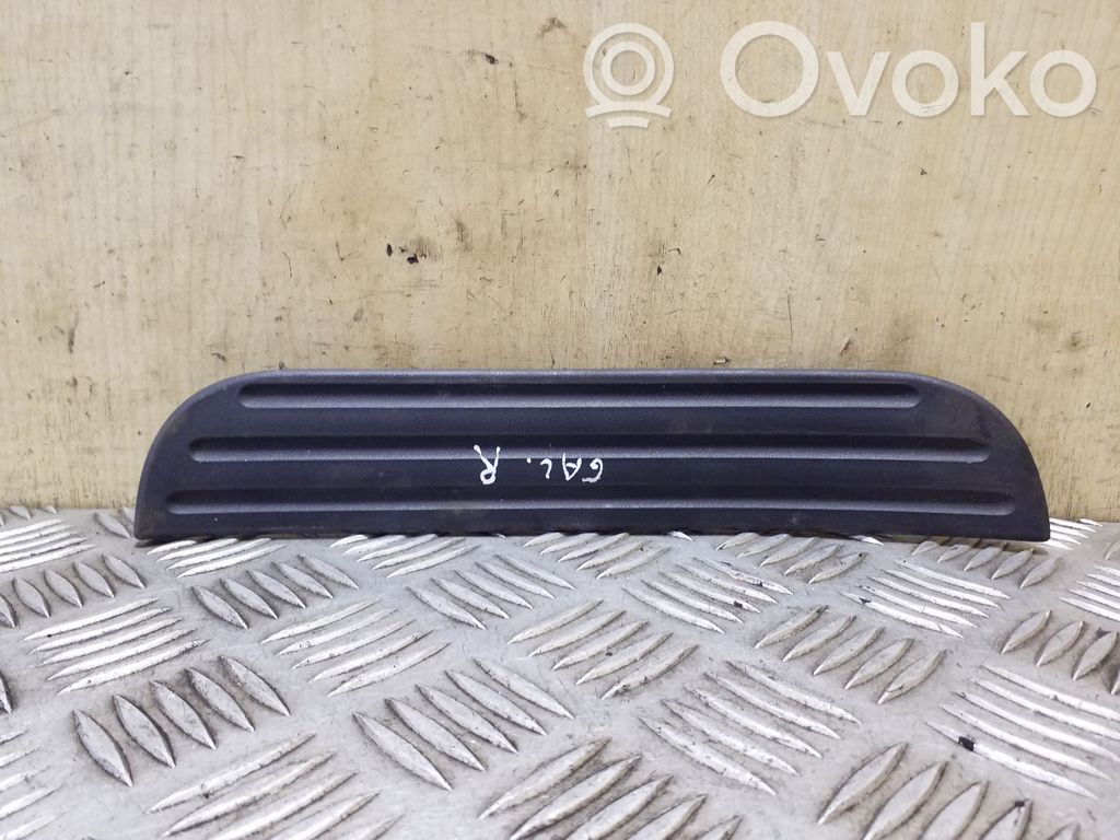 Toyota RAV 4 (XA30) Garniture de marche-pieds arrière