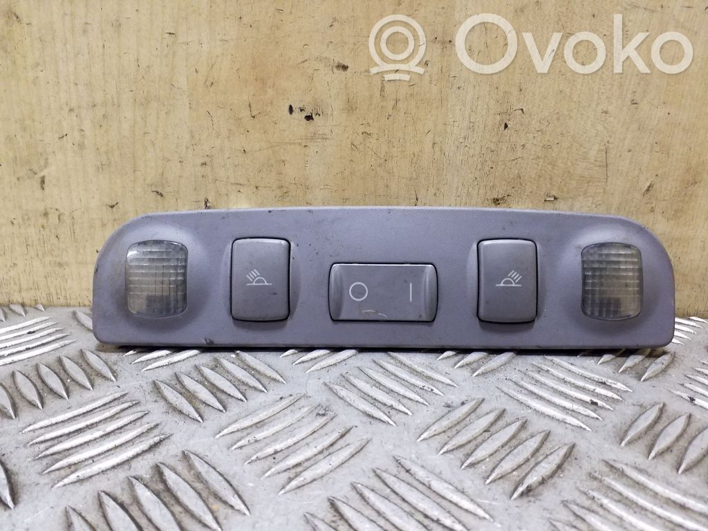 Takaistuimen valo   8D0947111AA