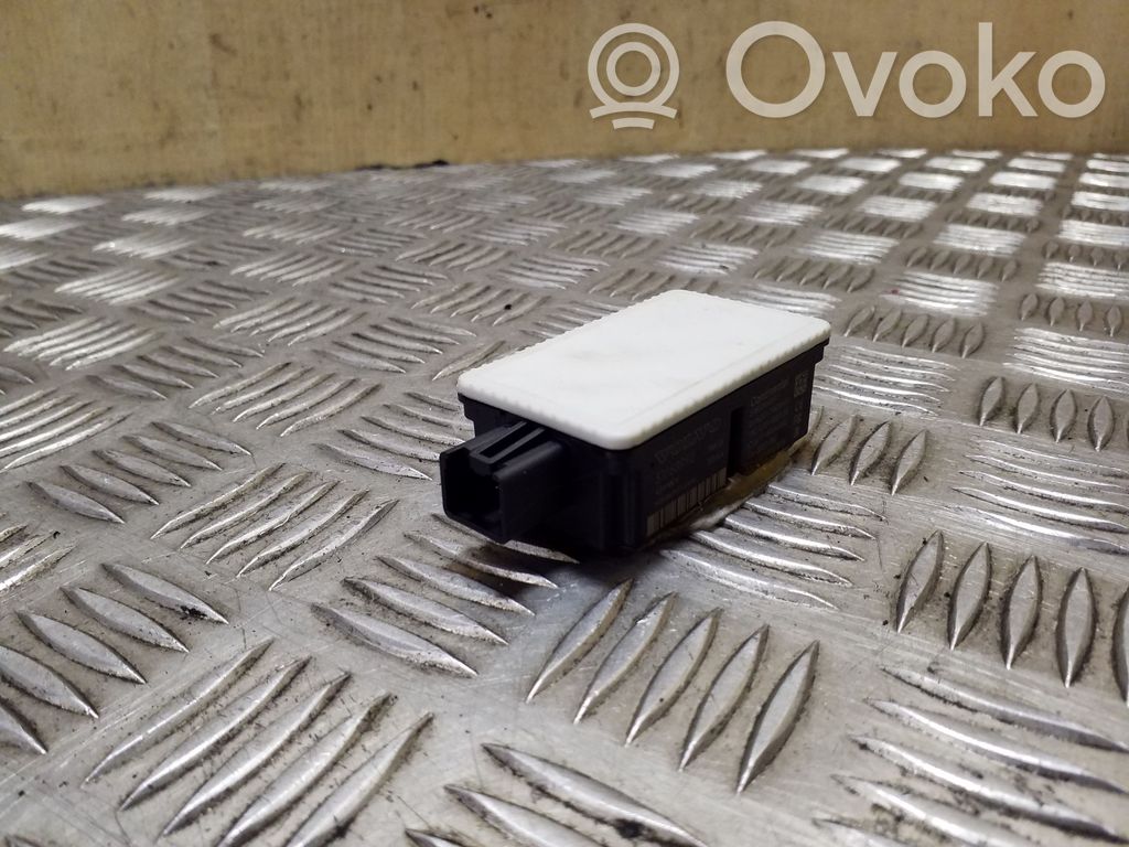 Unité de commande / module de verrouillage centralisé porte   31268992,S180036003