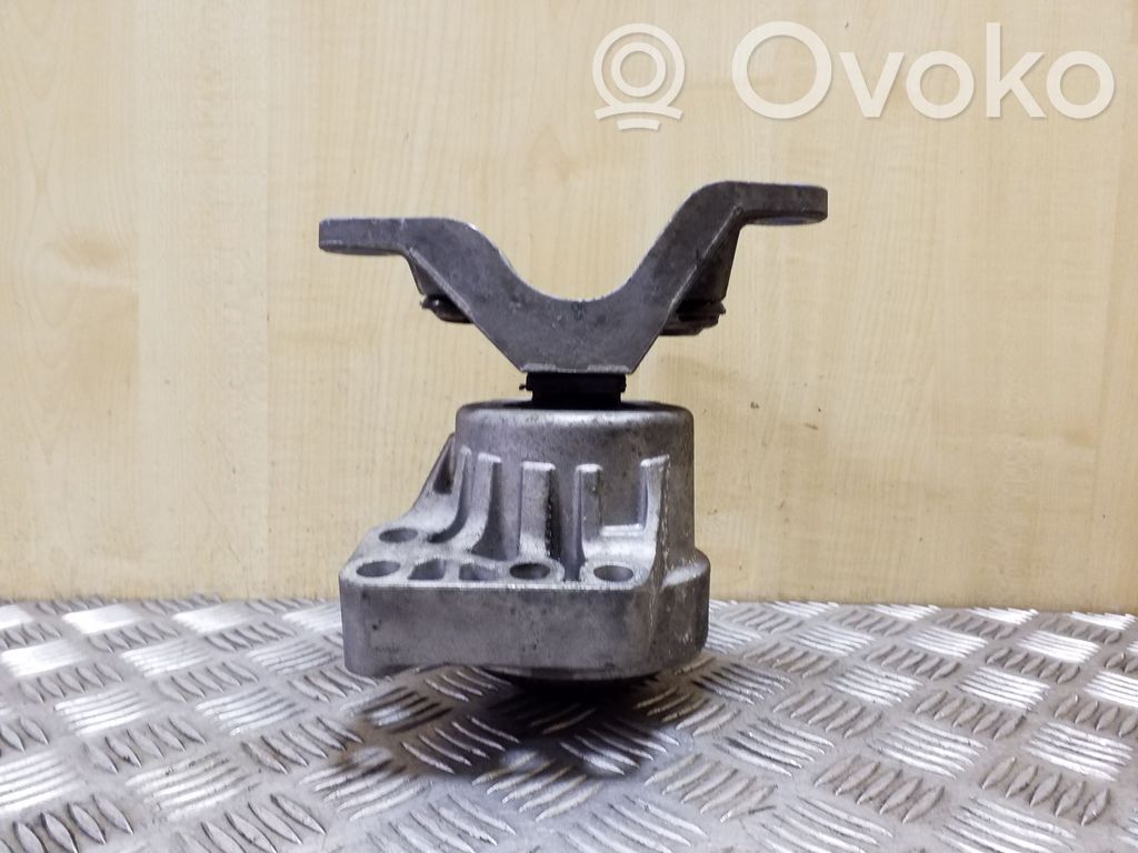 Volvo S60 Engine mount bracket 