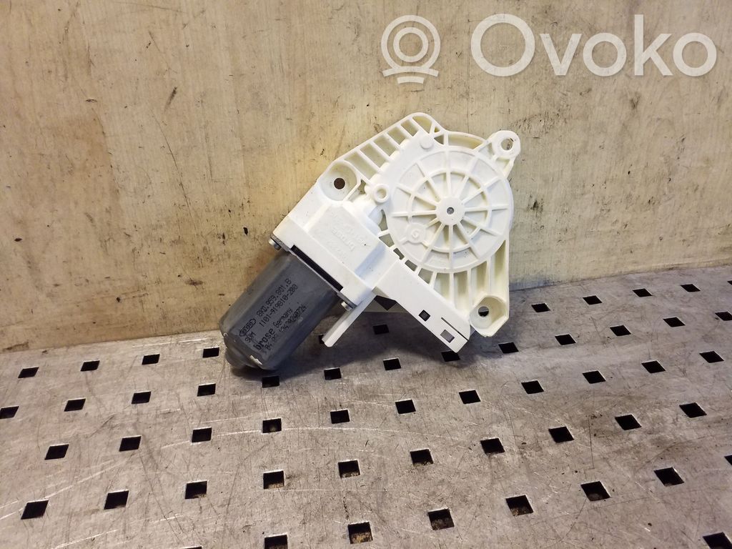 Volkswagen Touareg II Silnik regulatora szyby drzwi przednich 
