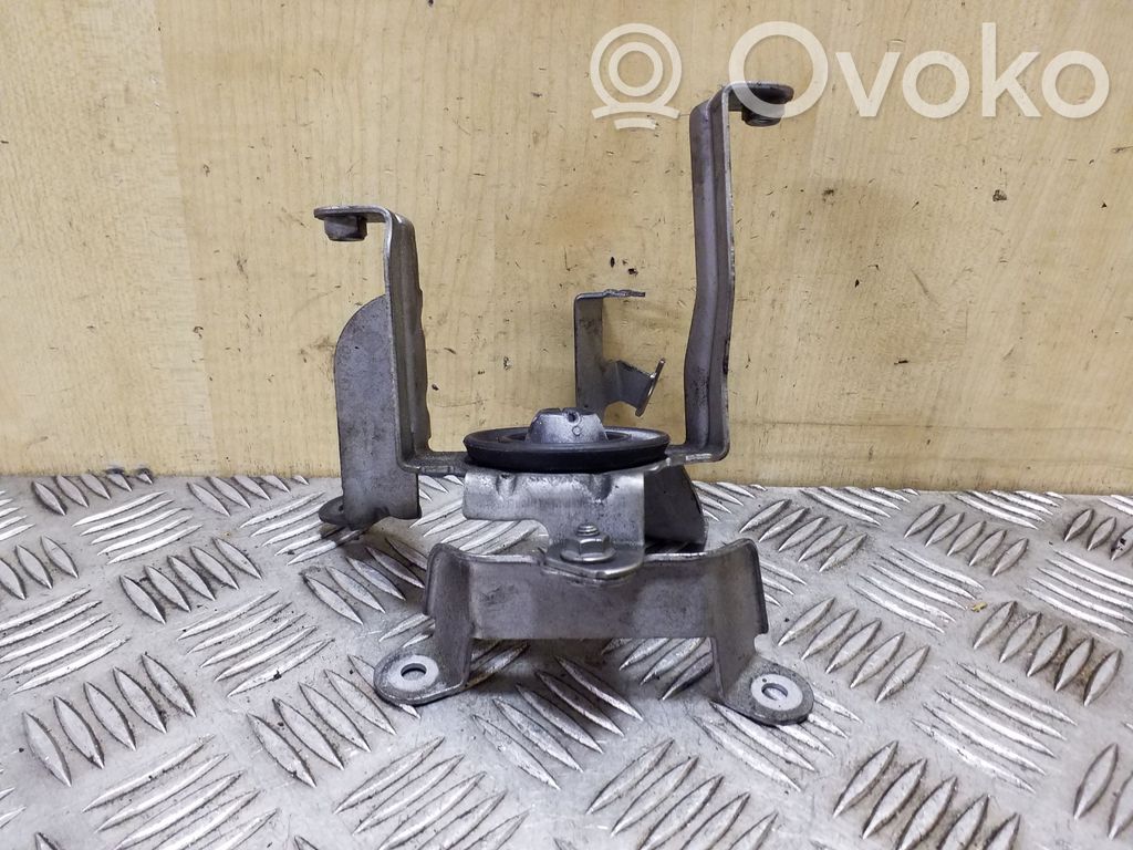 Volkswagen Touareg II Staffa/supporto di montaggio del filtro carburante 