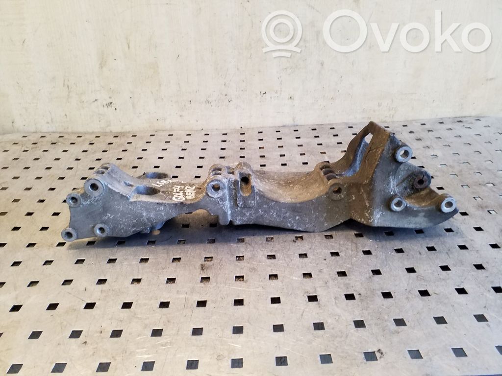 Volkswagen Golf IV Supporto del generatore/alternatore