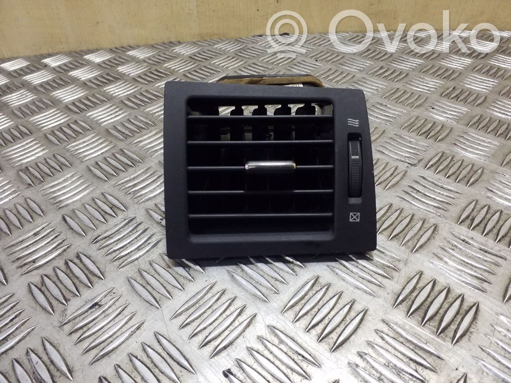 Toyota Avensis T270 Grilă ventilație/ramă laterală bord 