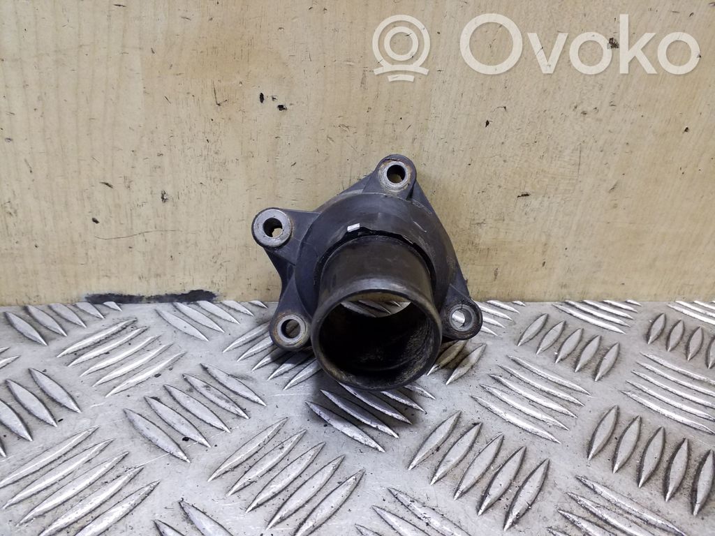 Toyota Avensis T270 Termostaatin kotelo
