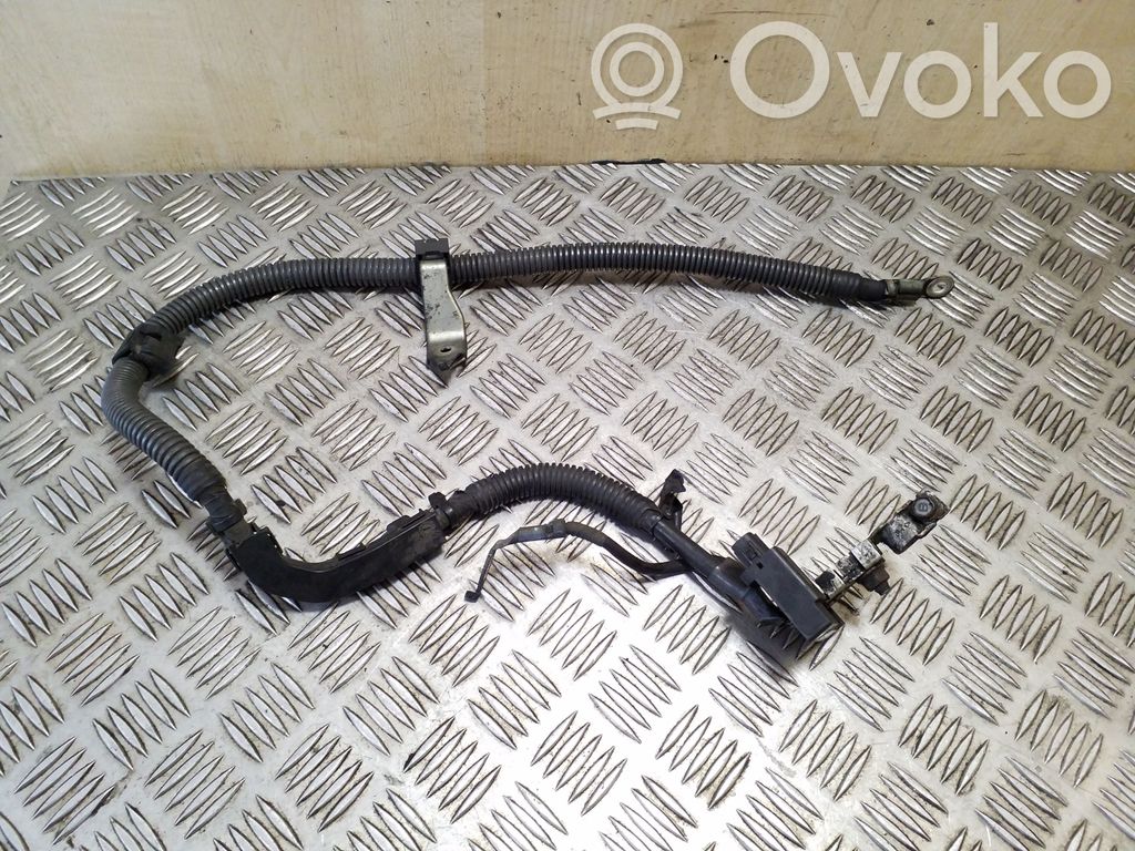 Toyota Avensis T270 Minus / Klema / Przewód akumulatora 