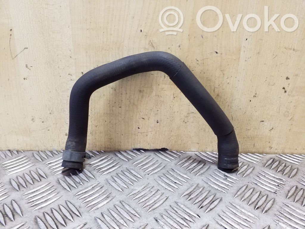 Volkswagen PASSAT B7 Tuyau de liquide de refroidissement moteur 