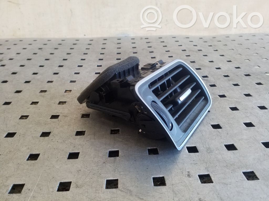 Volkswagen PASSAT B7 Copertura griglia di ventilazione laterale cruscotto 