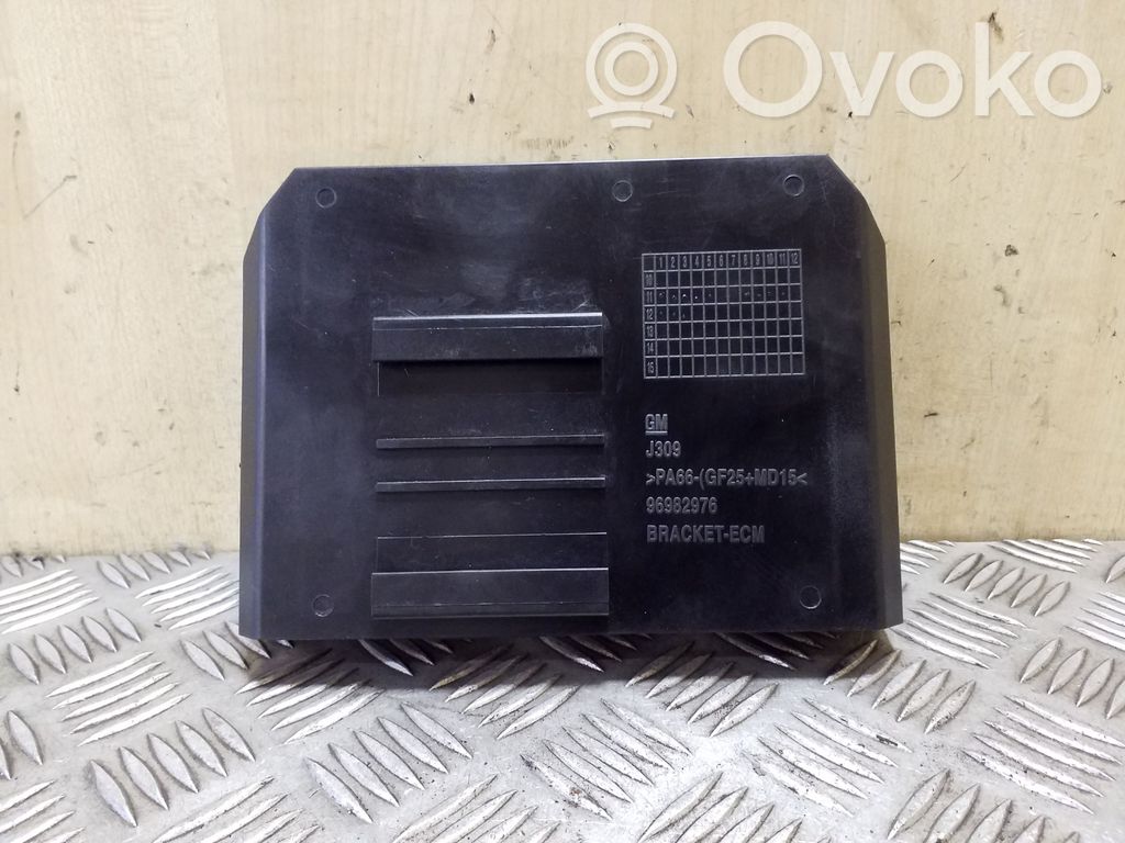 Chevrolet Orlando Other engine bay part 