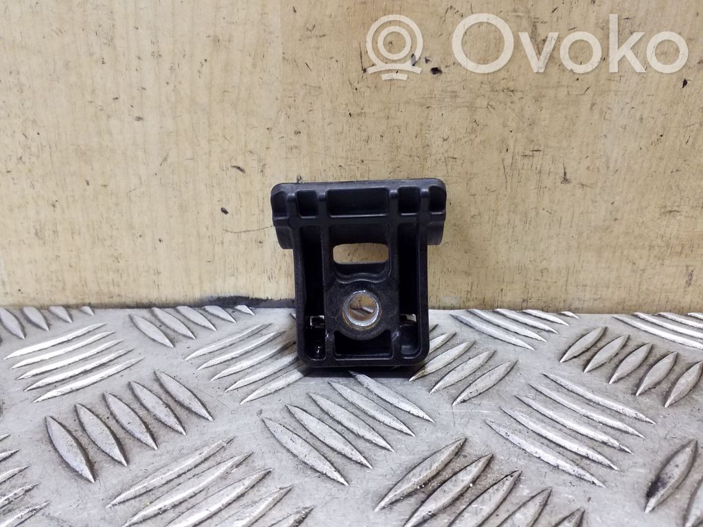 Fixation de radiateur   13250318