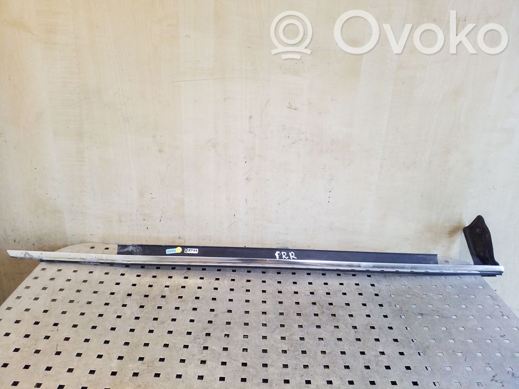 Audi A6 C7 Rivestimento modanatura del vetro della portiera anteriore 