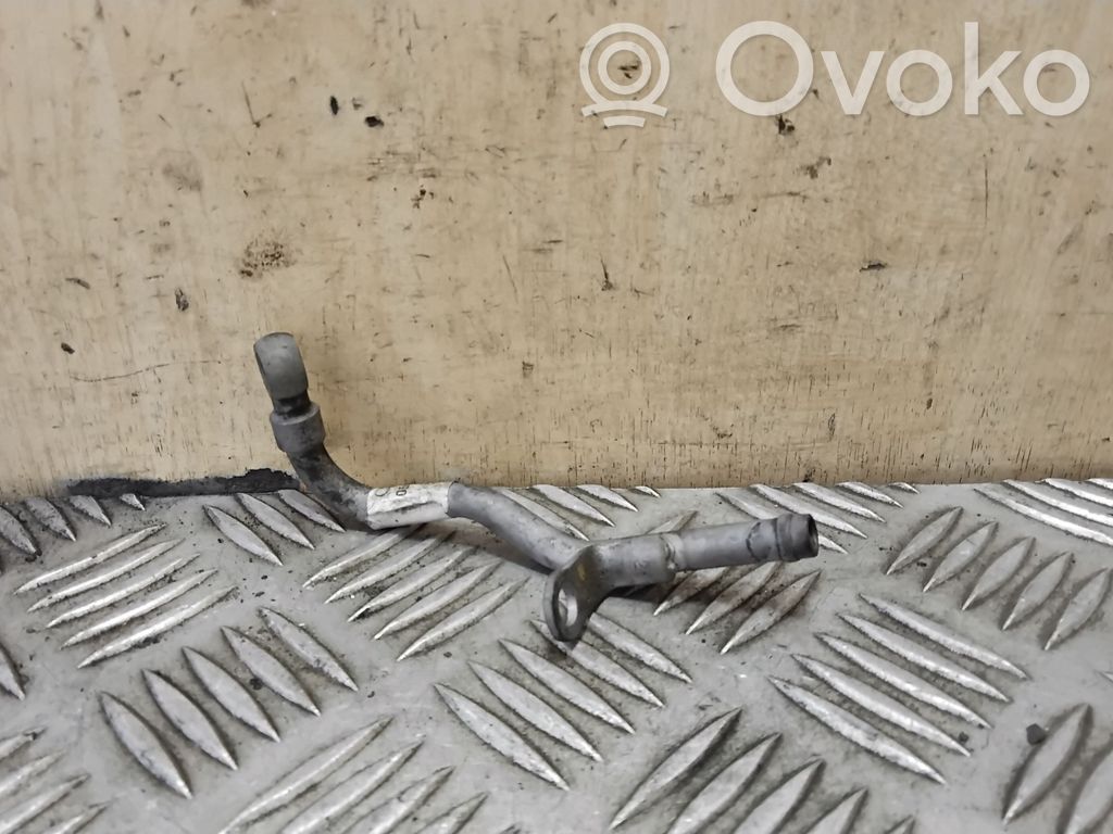 Audi A8 S8 D4 4H Engine coolant pipe/hose 