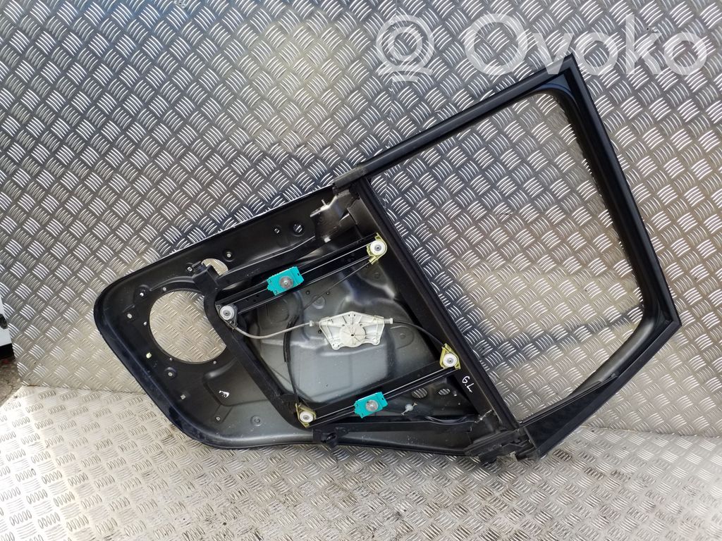 Mechanizm podnoszenia szyby tylnej bez silnika   7L6839729D