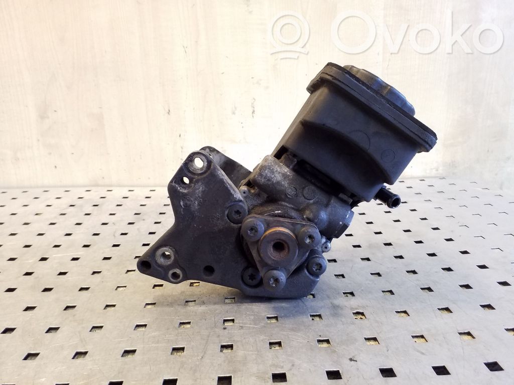 BMW X3 E83 Power steering pump 