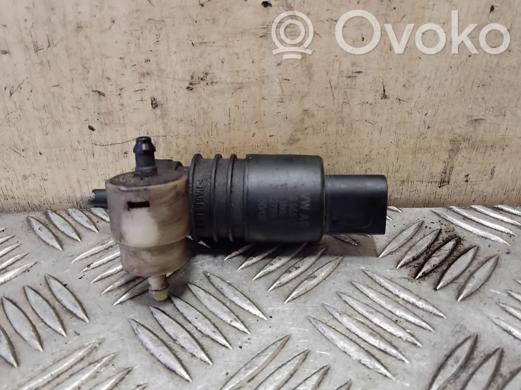 Volkswagen Polo IV 9N3 Pompe de lave-glace de pare-brise