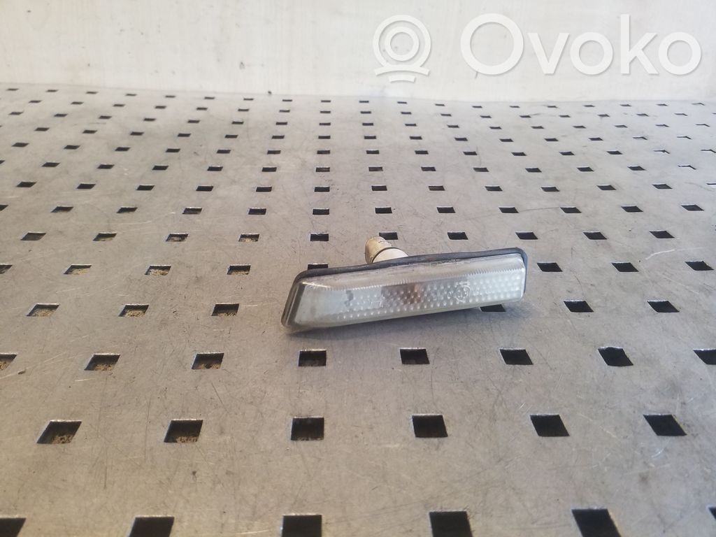 BMW X5 E53 Front fender indicator light 