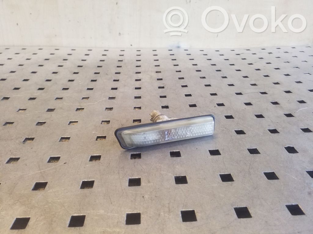 BMW X5 E53 Front fender indicator light 
