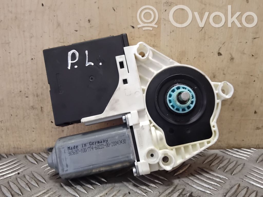 Volkswagen PASSAT CC Silnik regulatora szyby drzwi przednich 