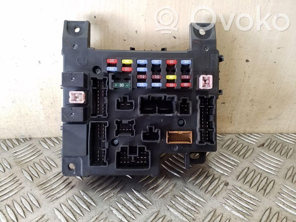 Mitsubishi Outlander Fuse module 