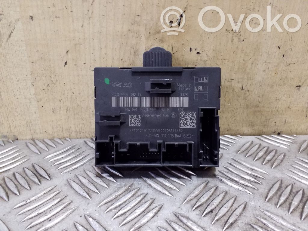 Volkswagen PASSAT B8 Door control unit/module 