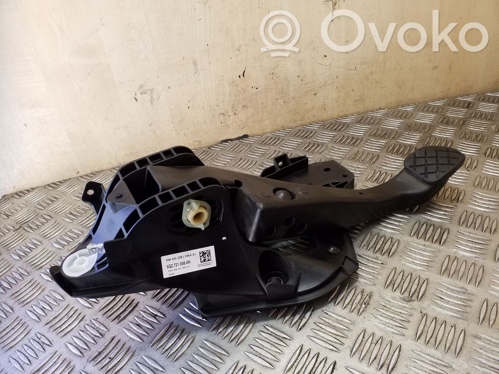 Volkswagen PASSAT B8 Bremspedal 